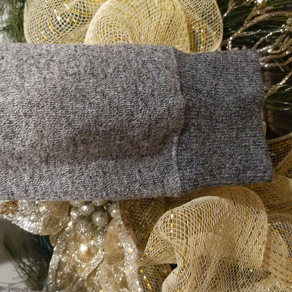 Roots cozy fleece leggings, size small, and grey. - Picture 4 of 5